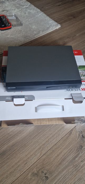 NVR Hikvision 4CH PoE 7604NI-K1/4P
