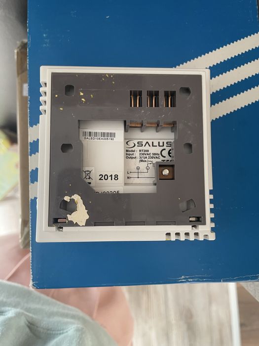 Електронен термостат SALUS RT200