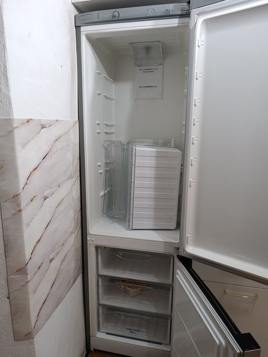 Холодильник indesit