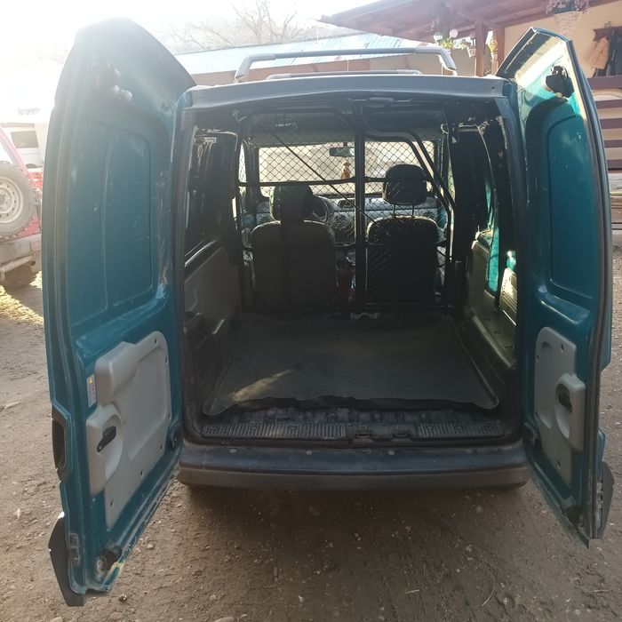 Vând Renault kangoo motor 1.2 benzina an 2007