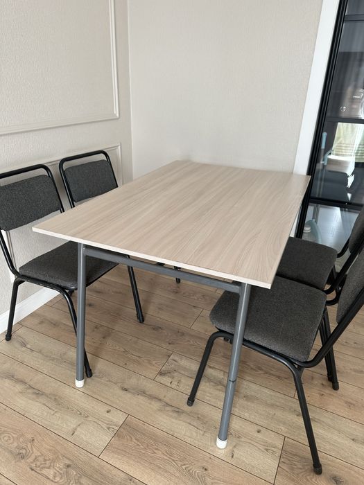 Продам стол и 4 стула