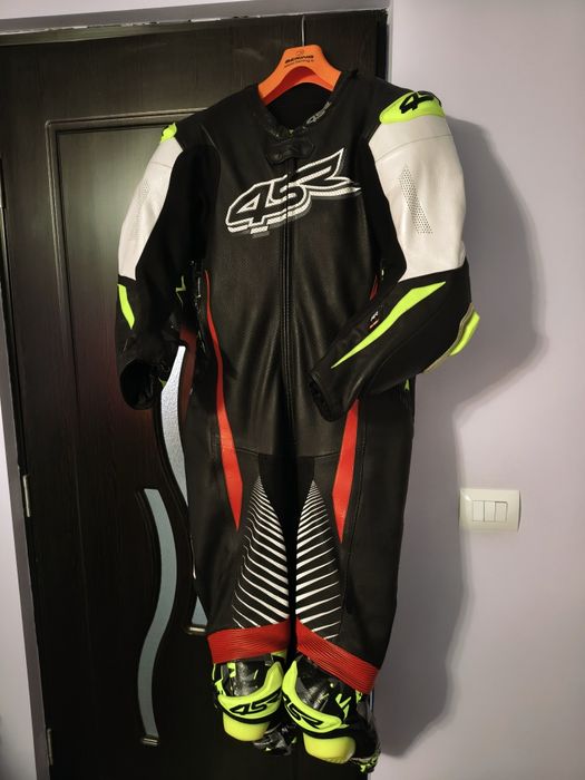 Combinezon moto 1 bucată 4SR Racing nr 54