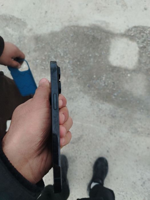 Srochinga sotiladi obmen ham kuramiz iphone 14 pro