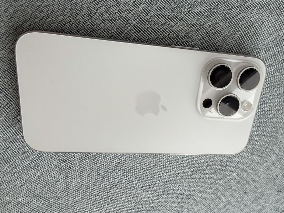 Iphone 15 pro без забелжки