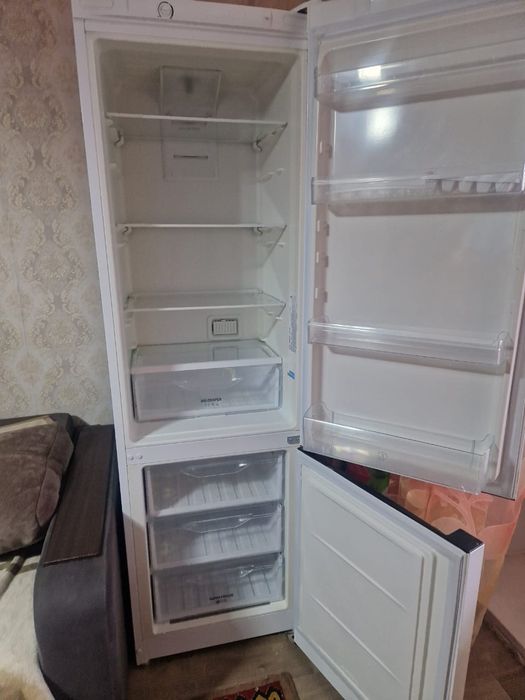 Холодильник indesid