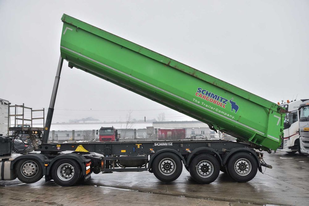 Semiremorca Schmitz basculabila