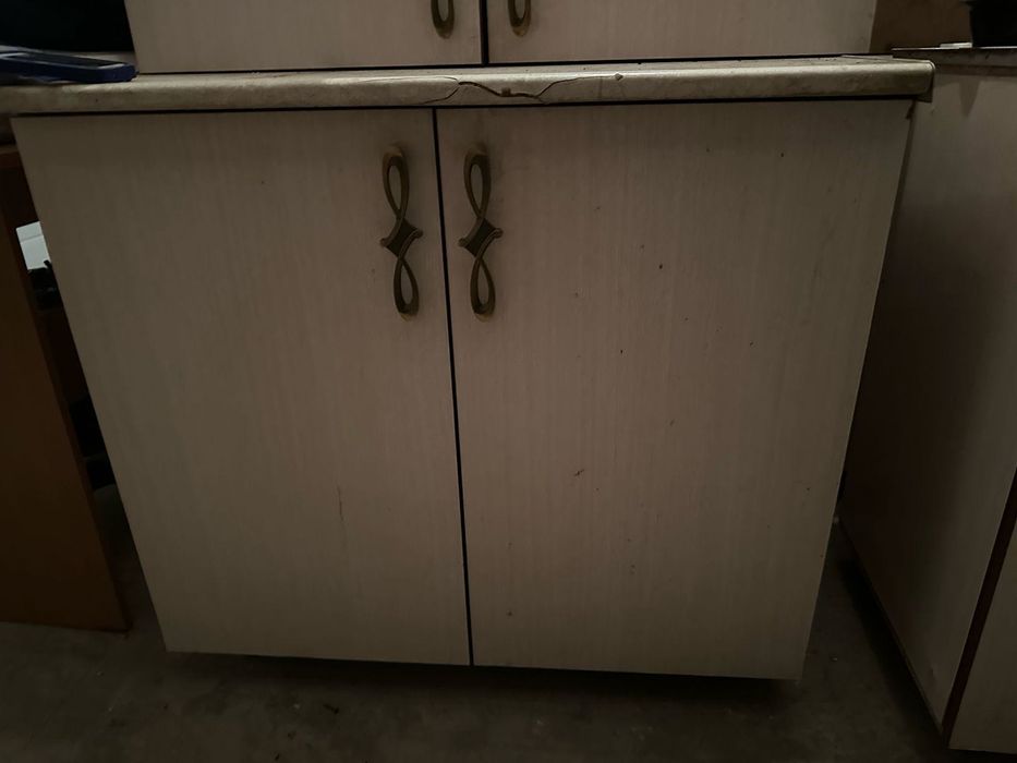 Кухонный гарнитура сатылады