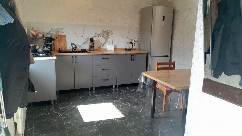 Продам  времянку  В центре  Байсерке