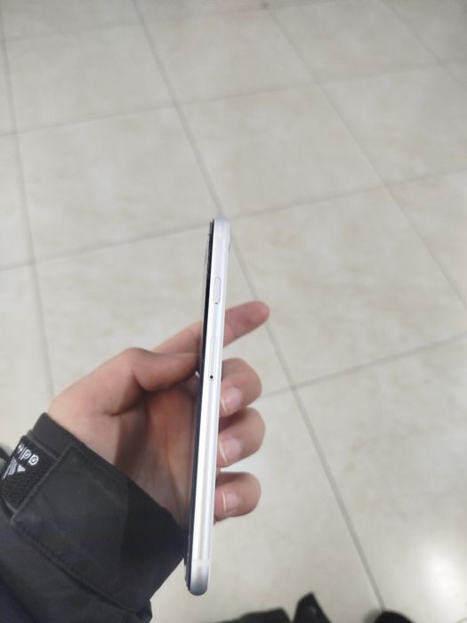 Айфон se 2020 года ОБМЕН