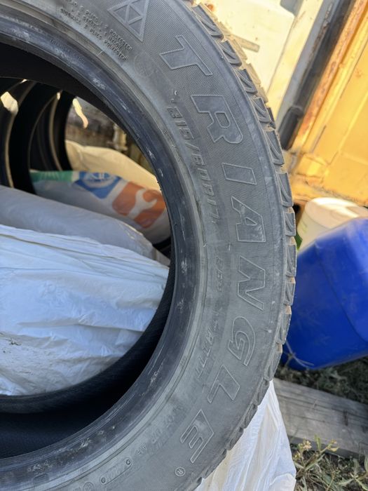 Шины зимние 215/60 R17