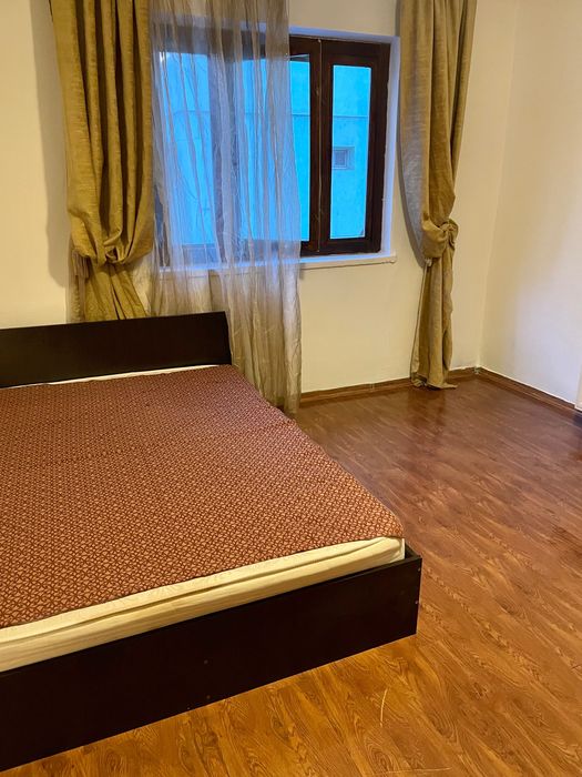 Închiriez apartament 2 camere,etaj 1,str Aleea Plopilor