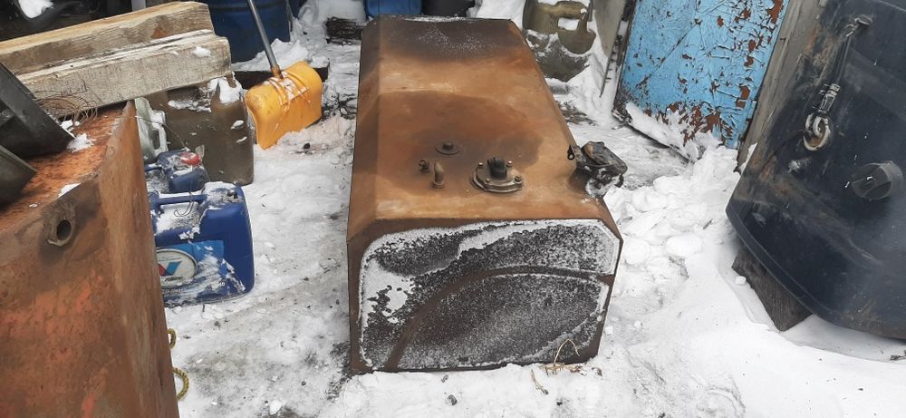 Продам баки топливный