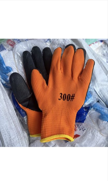 Перчатки с документами с НДС