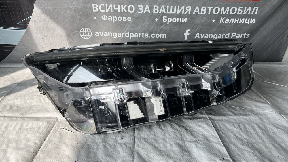 3 броя десен и 1 брой ляв фар Ford Mustang E-Mach 2021-