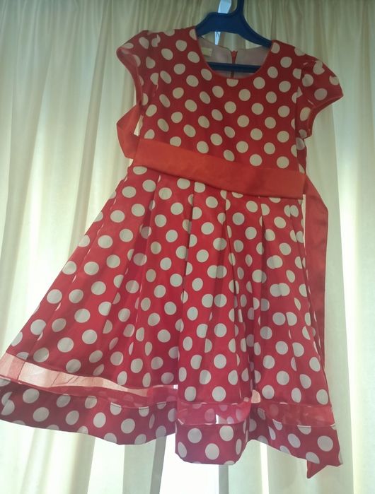 Продам платья на девочку