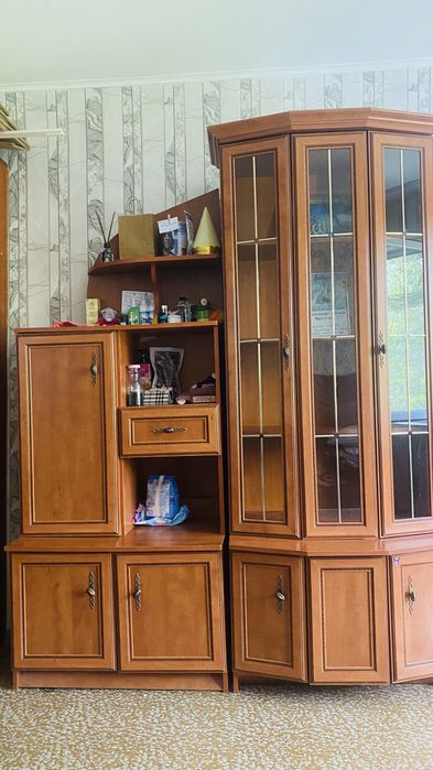 Продам символично за 8тыс стенку-шкаф