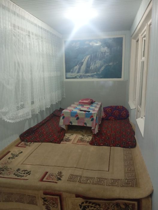 3xonali 4-etajda uy sotiladi