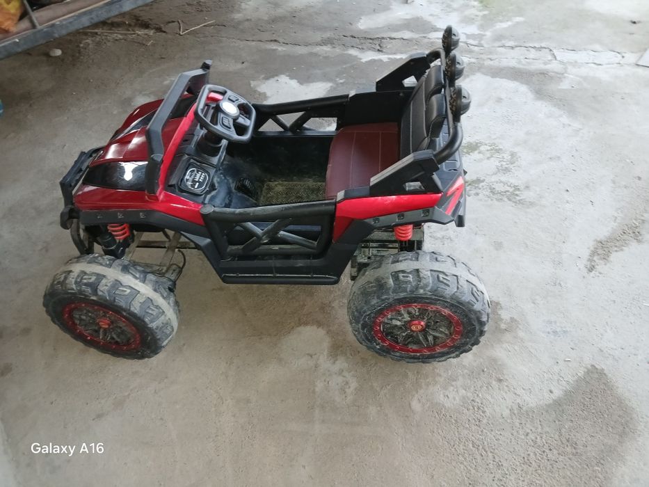 Jeep bolalar elektra moshinasi