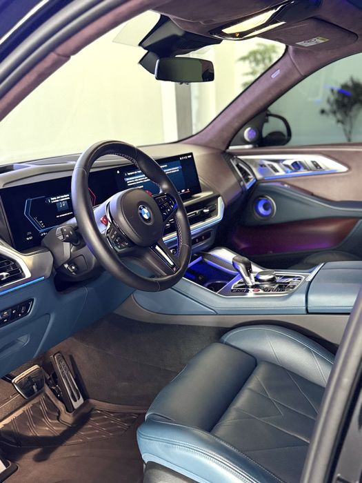 BMW XM (Hybrid )
