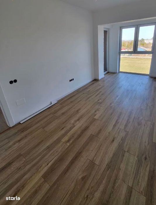 apartament cu 3 camere,2 balcoane,parcare,zona Vivo