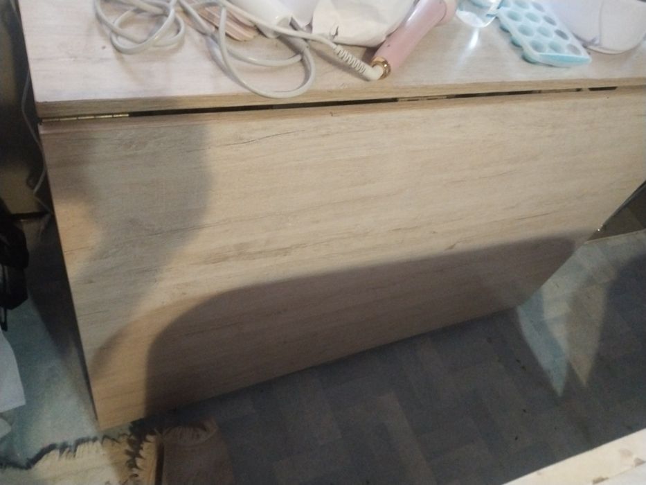 Продам стол с тобуретками