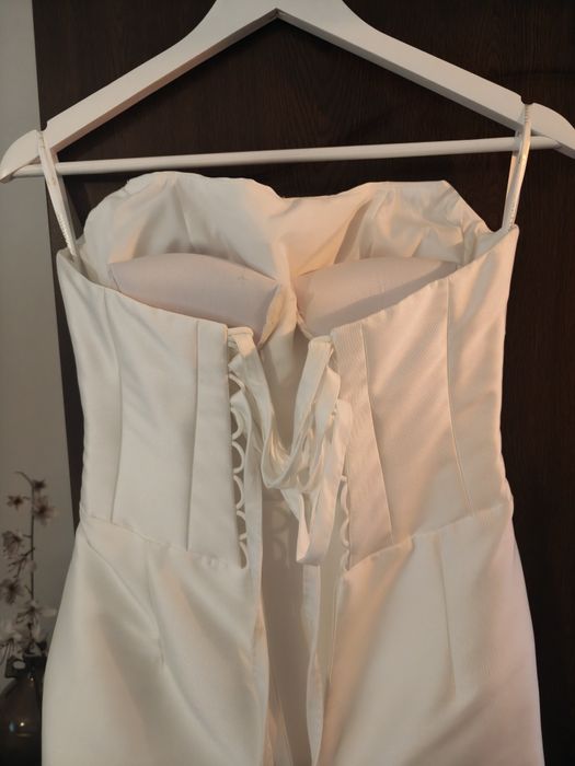 Rochie mireasa stil sirena