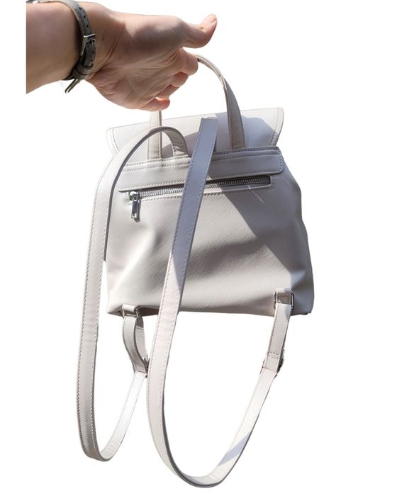 Vând rucsac Meli Melo nou