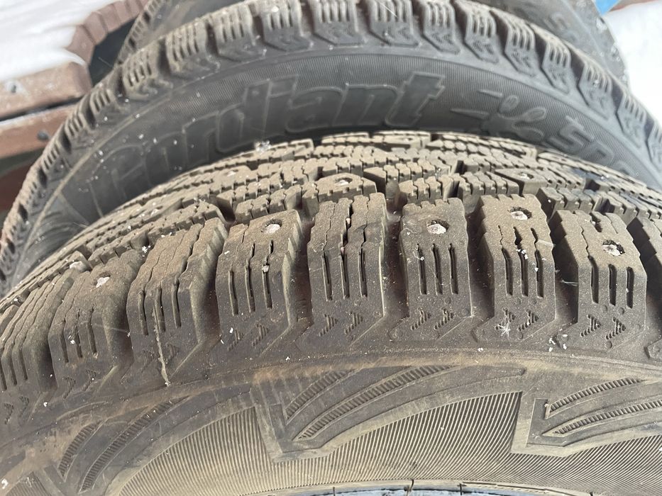 Продам шины комплект