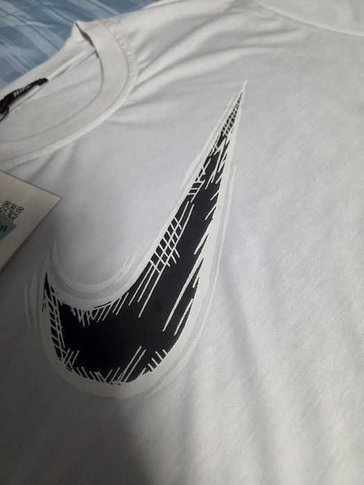 tricou nou nike cu eticheta