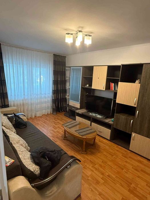Ofer spre vânzare apartament cu 3 camere Mioveni