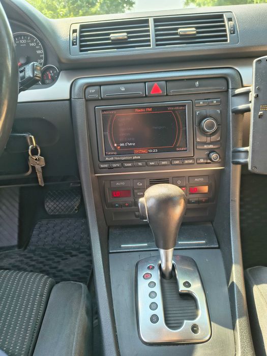 AUDI A4 2006 — imagine 2