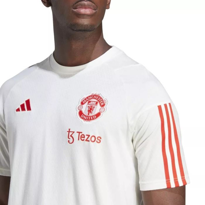 Manchester United 23/24 – оригинална тениска Adidas – размер S и М
