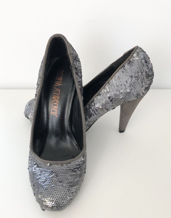 Pantofi eleganti cu paiete