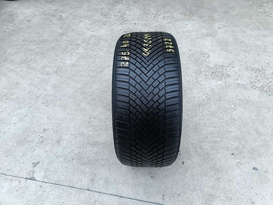 O anvelopa 275 40 20 Continental Allseason Contact profil de 7,5 mm