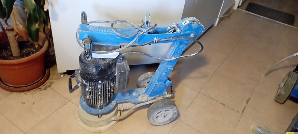 Masini de slefuit beton