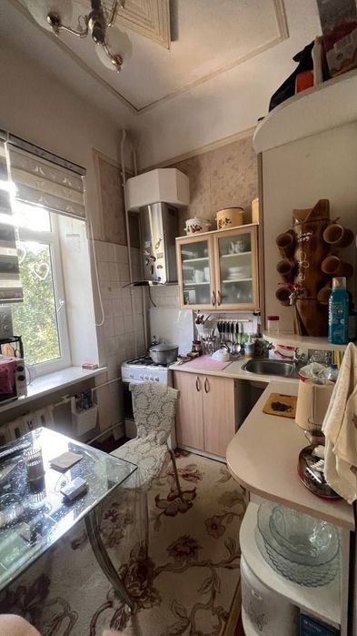 3 комнатная квартира (Сталинка) в центре города улица Саида Барака