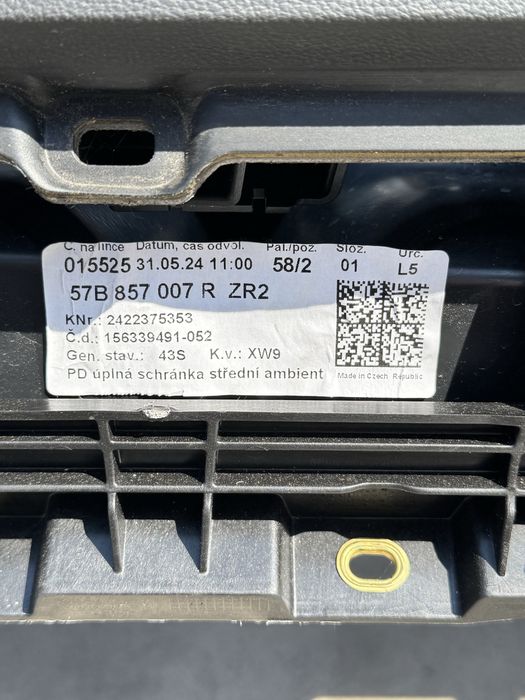 Арматурно табло комплект с еърбеци за Skoda Karoq 2024