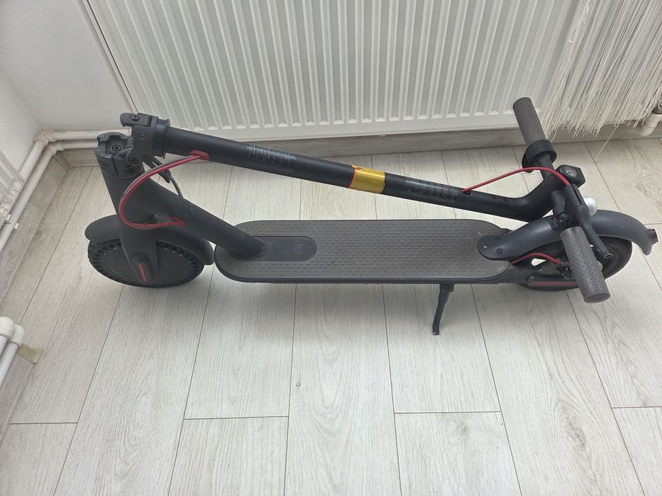 Trotineta electrica xiaomi m365. Fac schimb pe monitor 144-240 hz