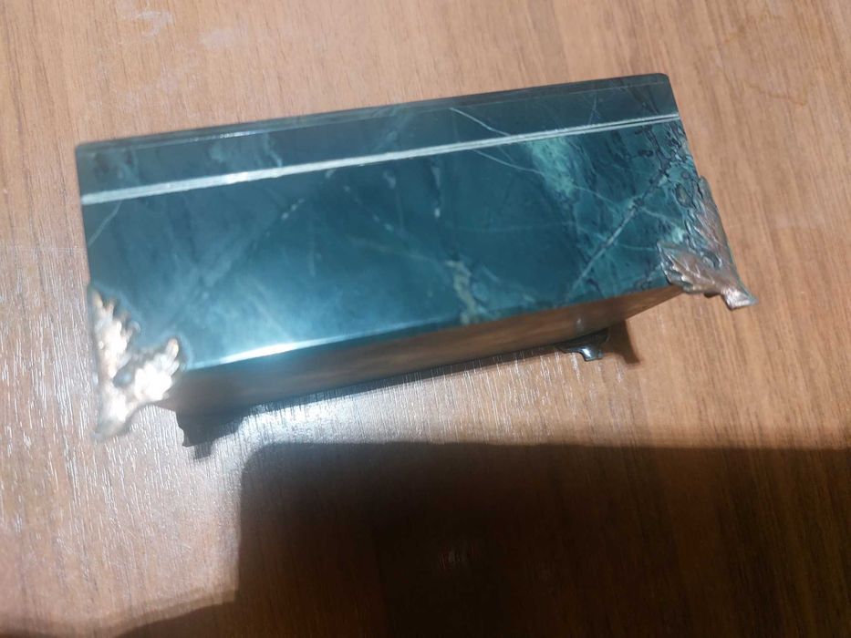 Шкатулка из камня