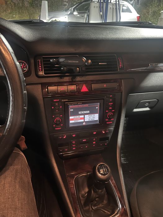 Ауди А6ц5 3.0 бензин