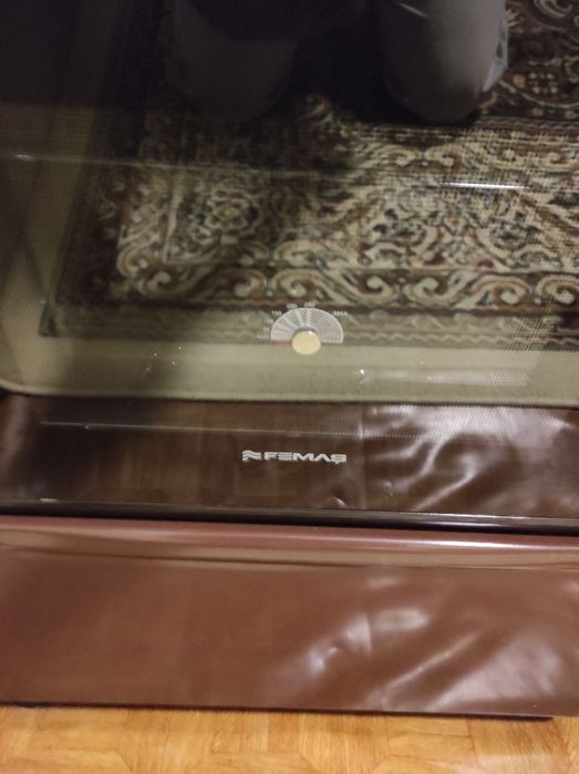 Продаётся абсалютна новая газ плита со всеми документами и гарантийный