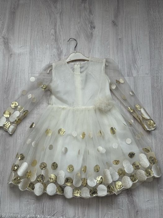 Платье для девочки праздничное