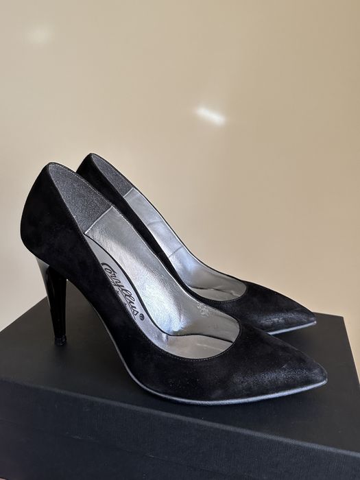 Stiletto negri din piele