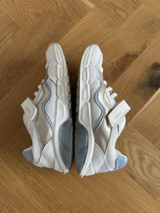 маратонки Geox в много добро състояние, номер 30