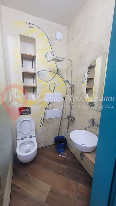 Офис в София-Център площ 85 цена 700