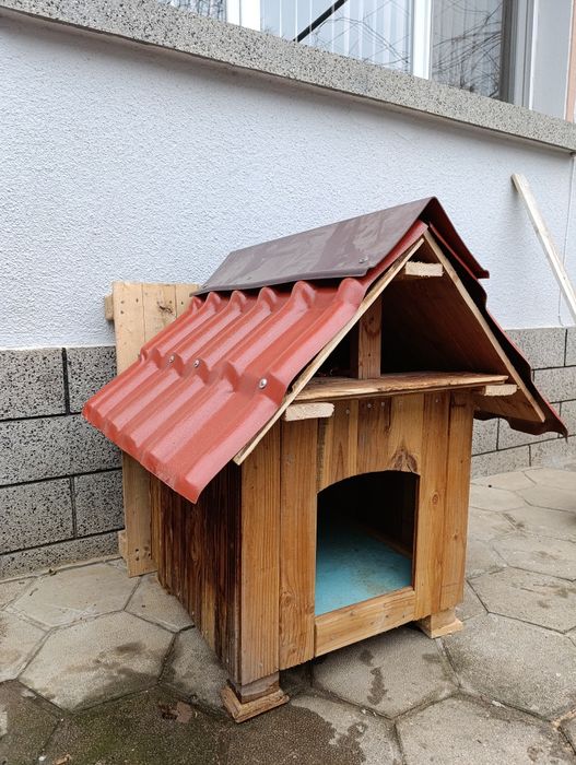 Кучешка колиба направена от дъски ( ламперия)