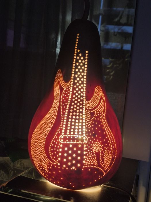 Светильник из декоративной тыквы