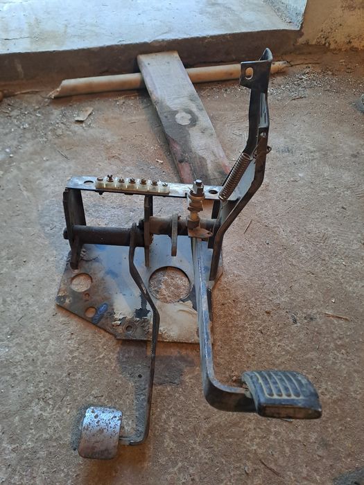 Продам педальный узел УАЗ 469