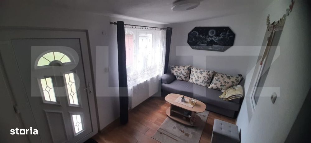 Apartament de vanzare, la casa, cu 2 camere  si garaj 66 mp zona Lazar