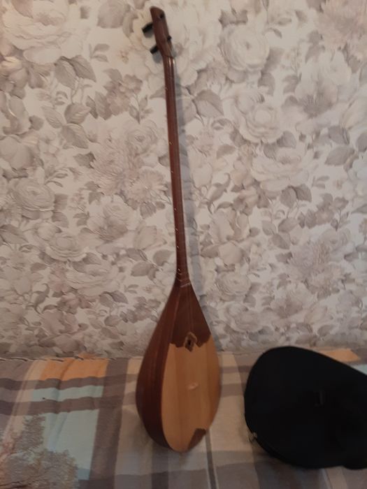 Продаётся домбыра в идеальном состояние